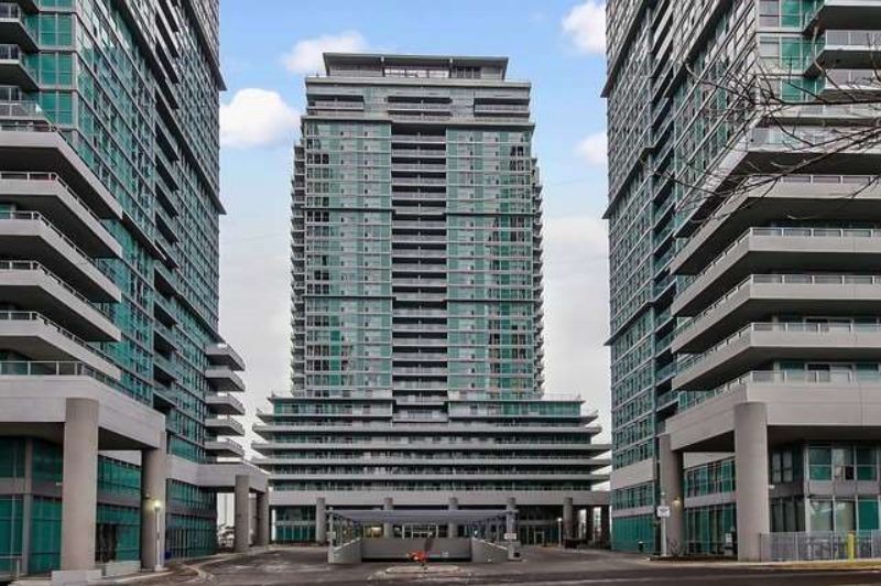 Toronto condo prices up but home prices down in August, 2017